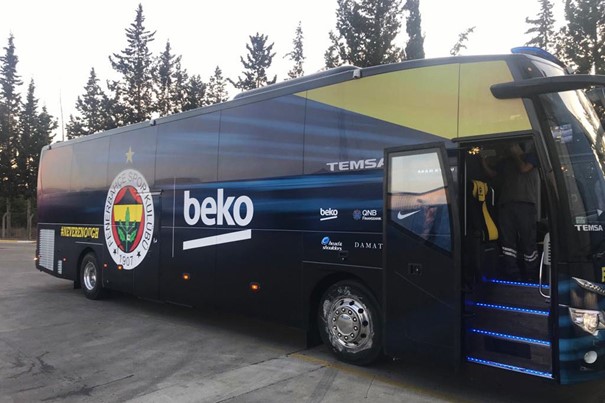 Farhym produziert die Luftkanäle und Gepäckablagen für den Bus des Basketballteams von Fenerbahce Istanbul.